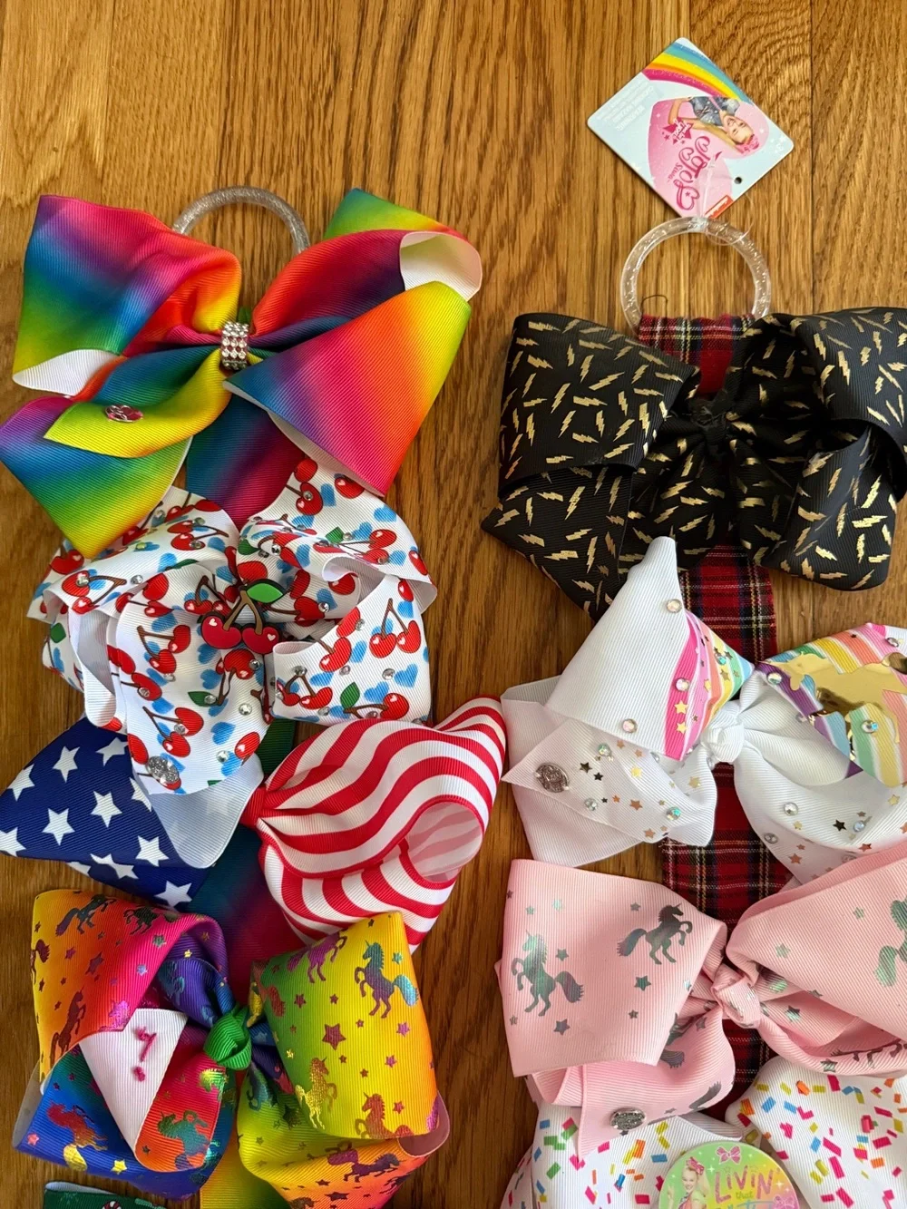 Jojo Siwa large cheer bows and two bow hangers